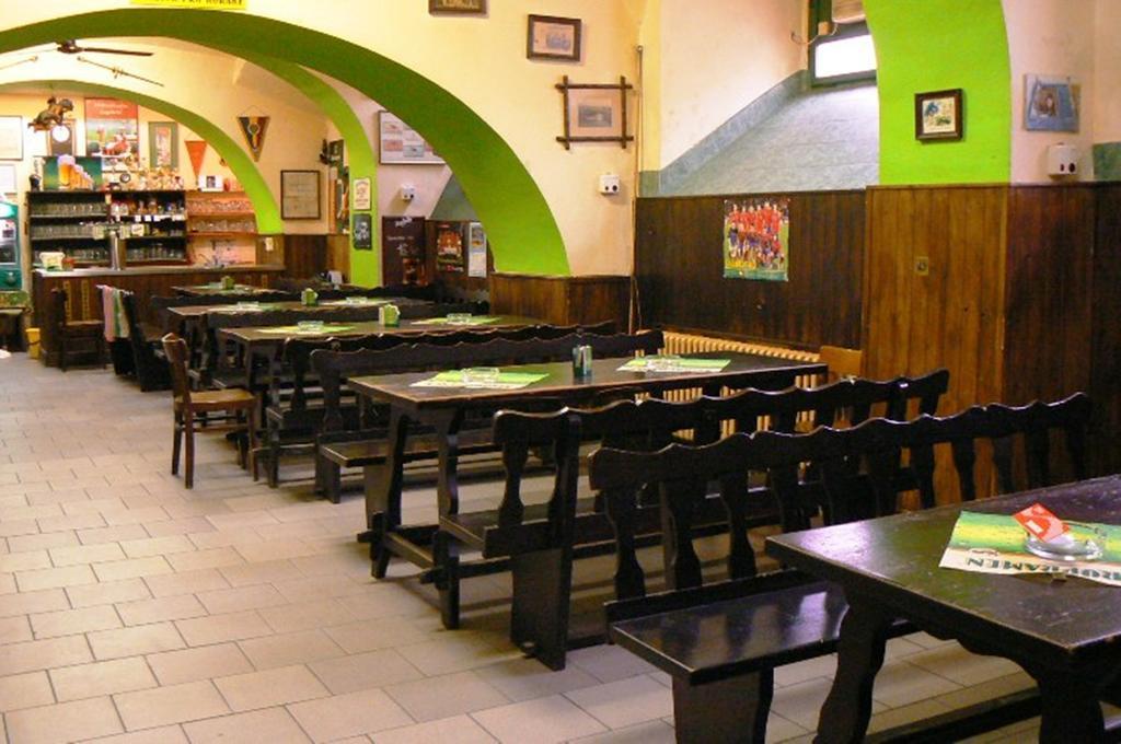 Jičín Hotel Pariz מראה חיצוני תמונה