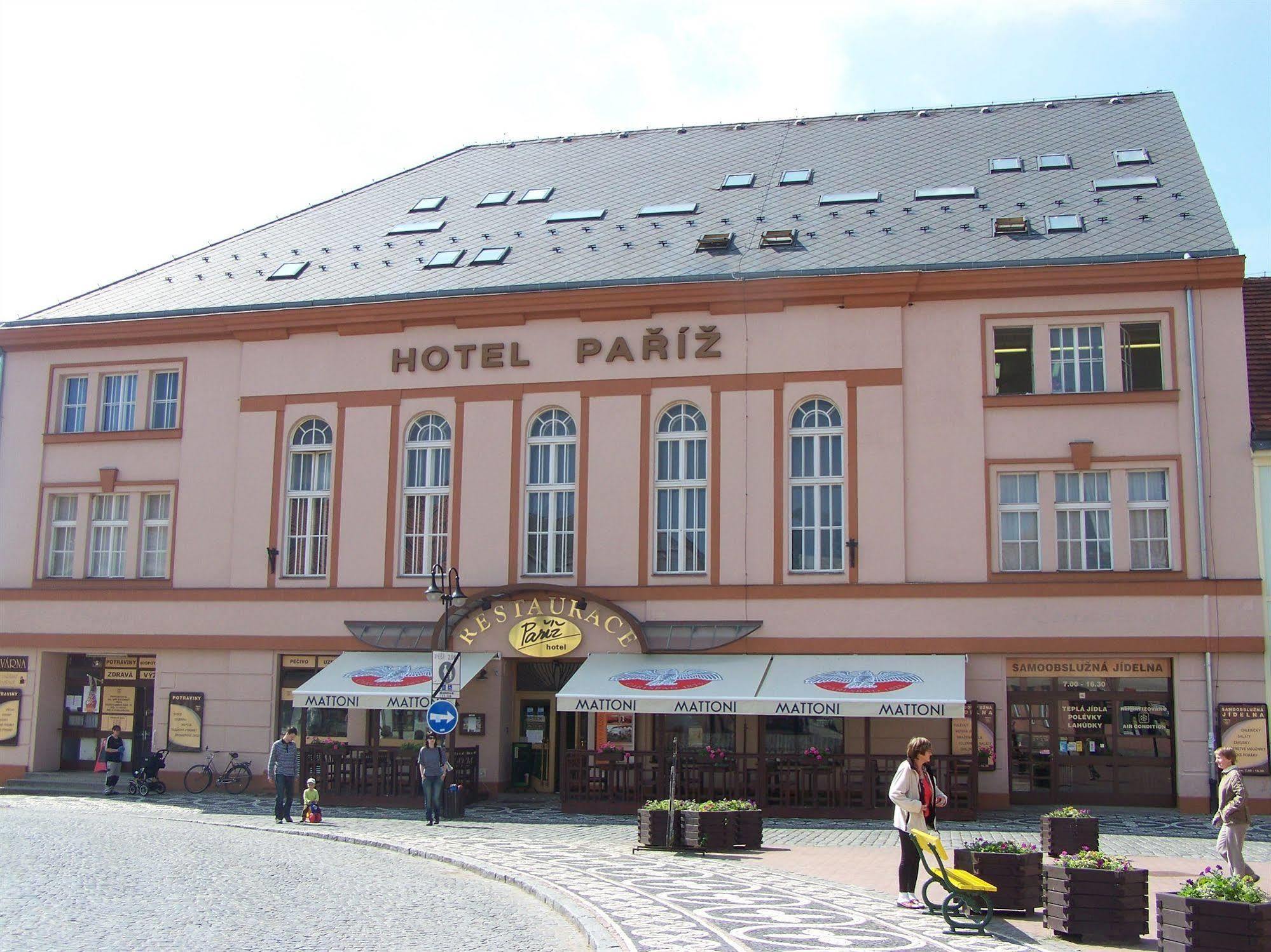 Jičín Hotel Pariz מראה חיצוני תמונה