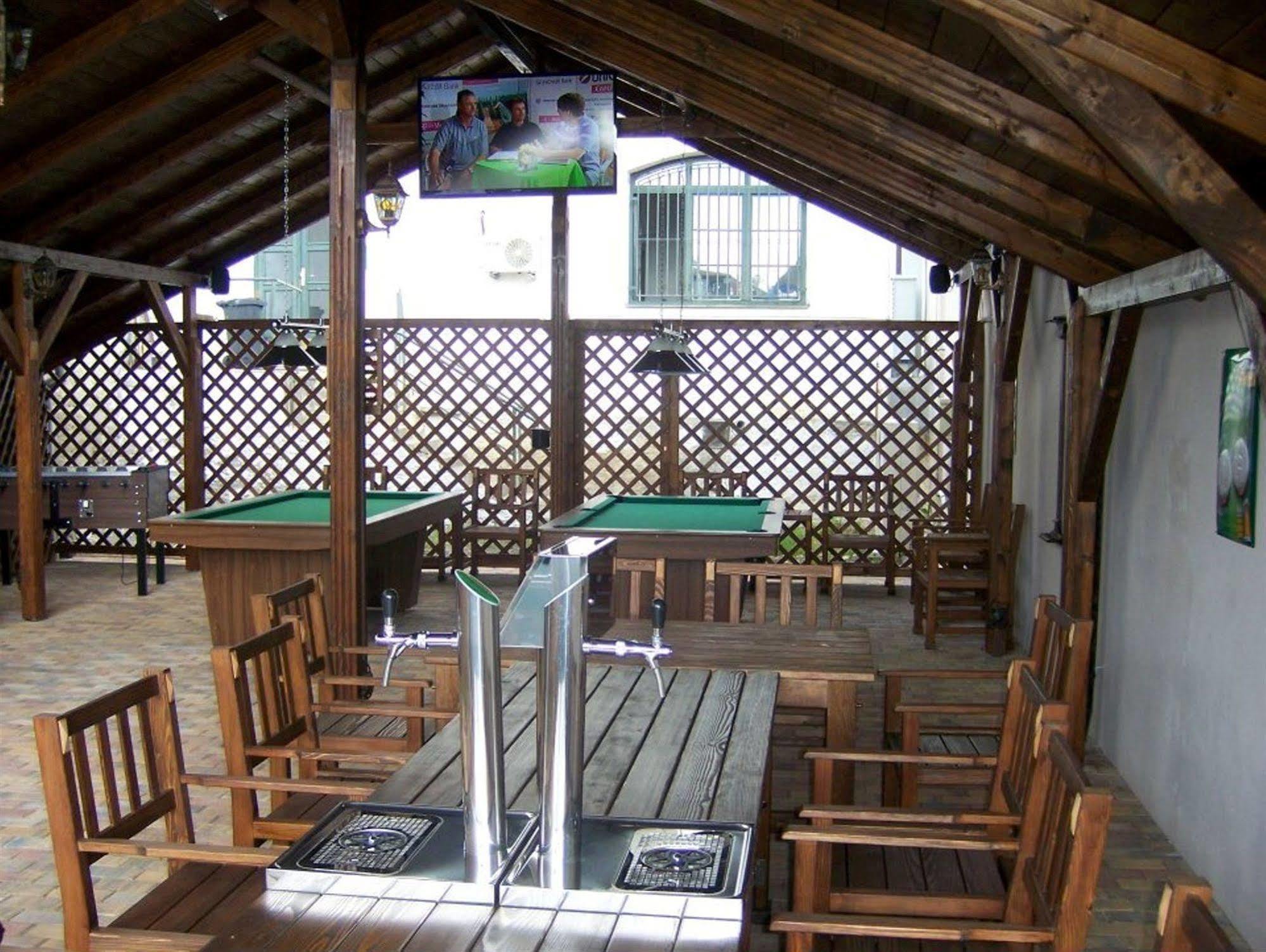 Jičín Hotel Pariz מראה חיצוני תמונה
