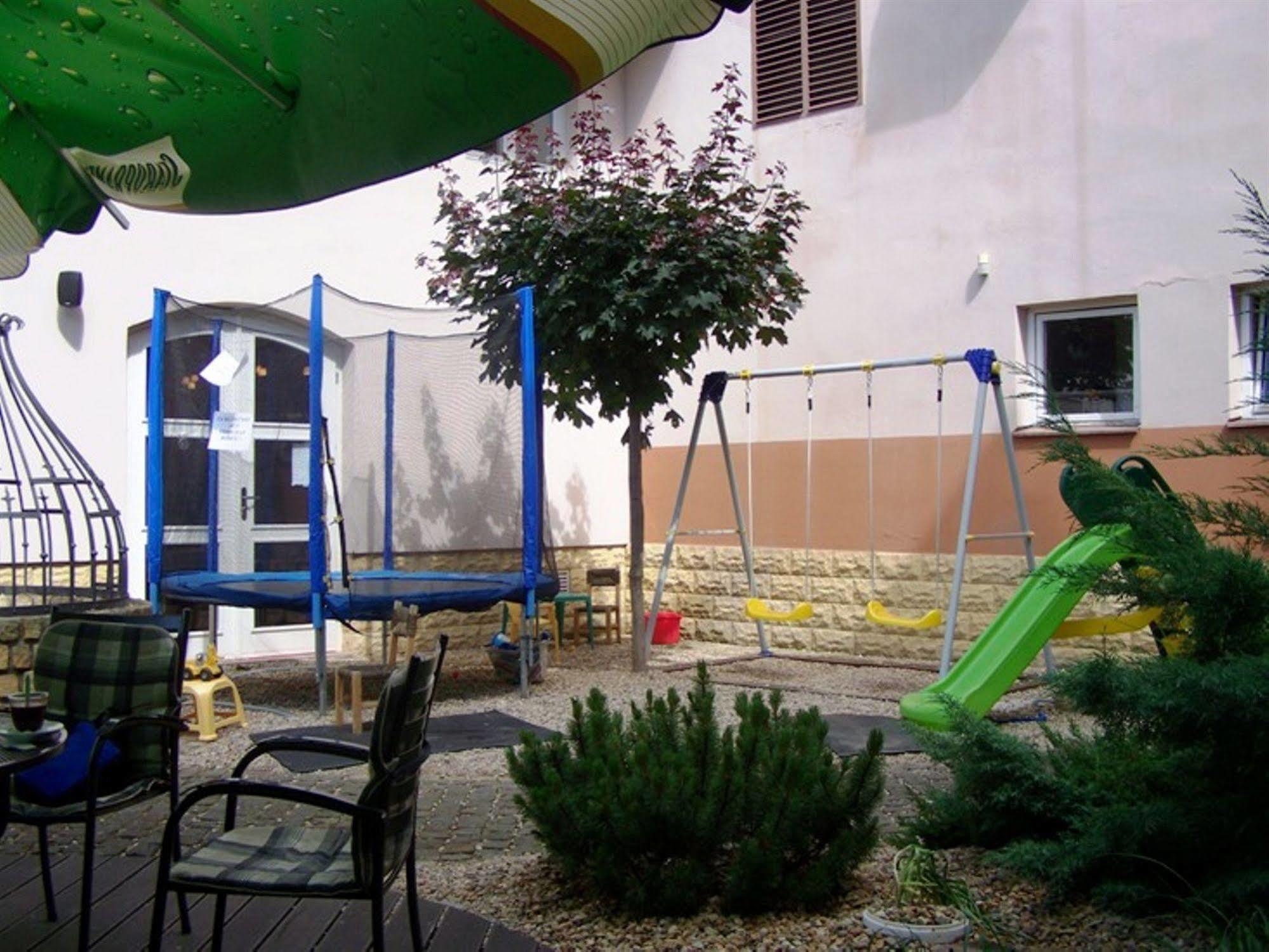 Jičín Hotel Pariz מראה חיצוני תמונה