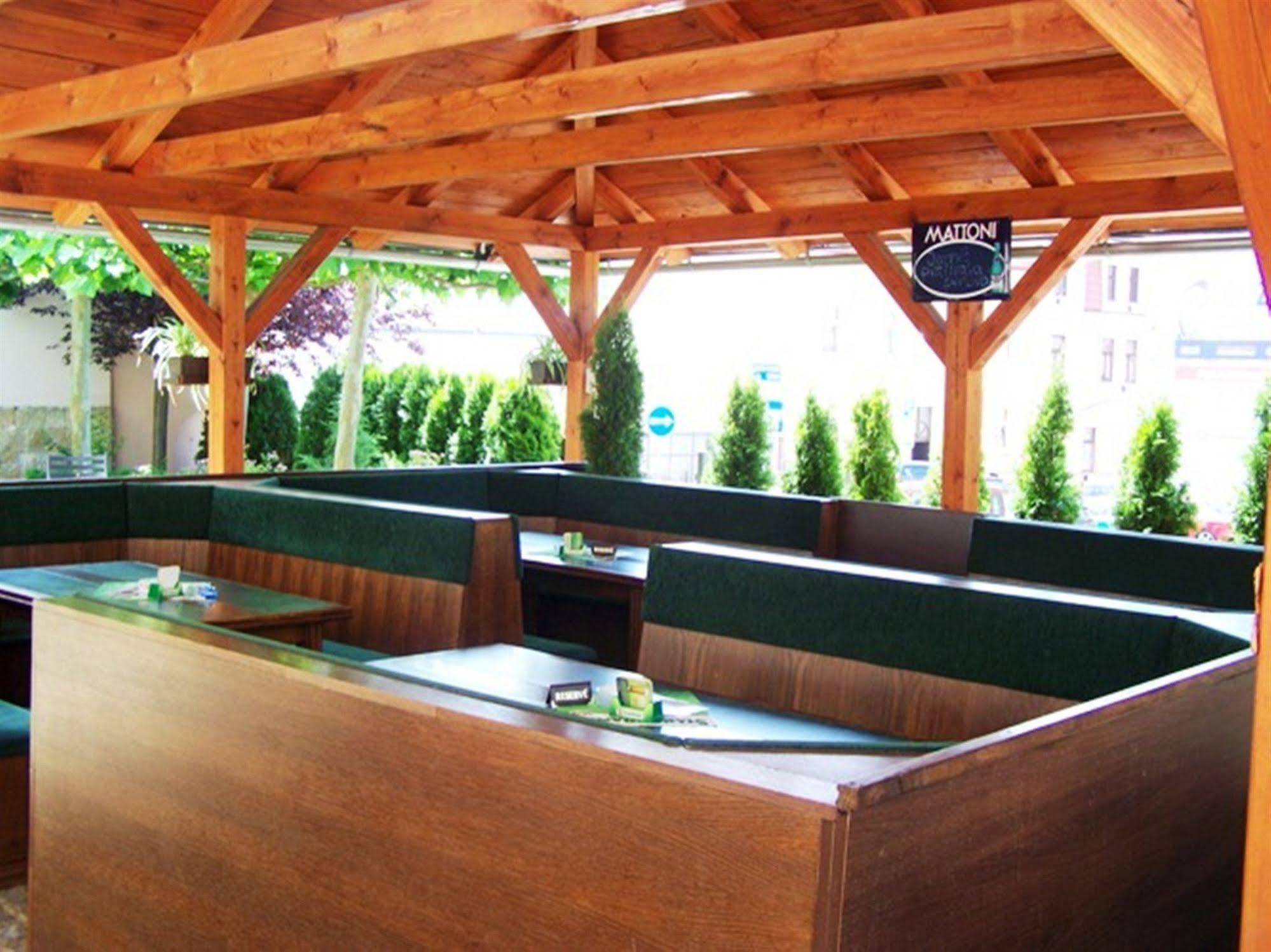 Jičín Hotel Pariz מראה חיצוני תמונה